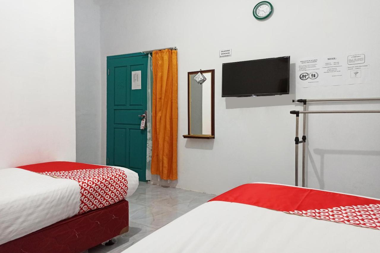 Oyo 2611 Hotel Krui Syariah Exterior photo